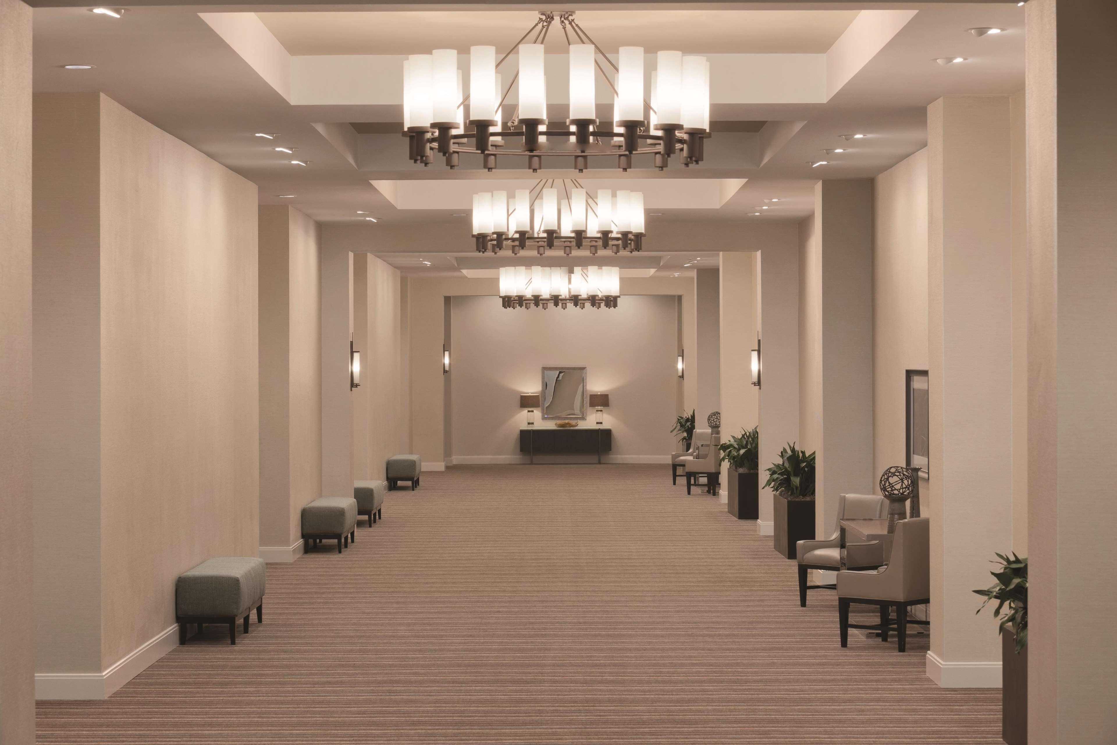Embassy Suites Oklahoma City Downtown/Medical Center Екстериор снимка