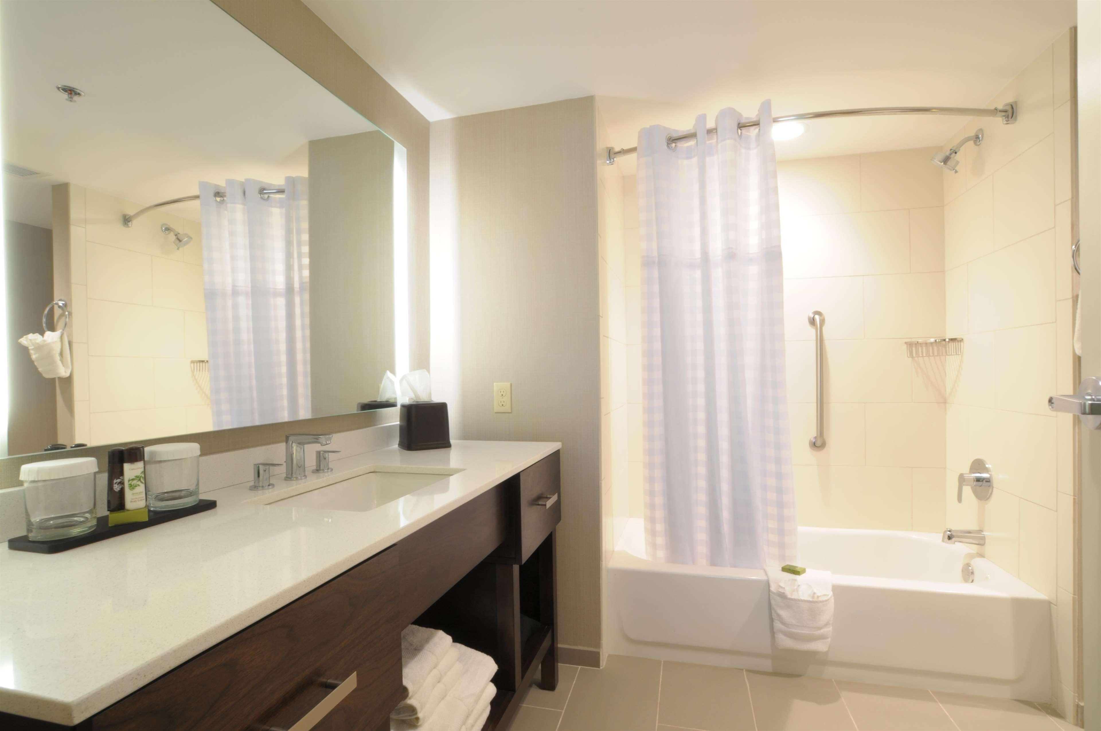 Embassy Suites Oklahoma City Downtown/Medical Center Екстериор снимка