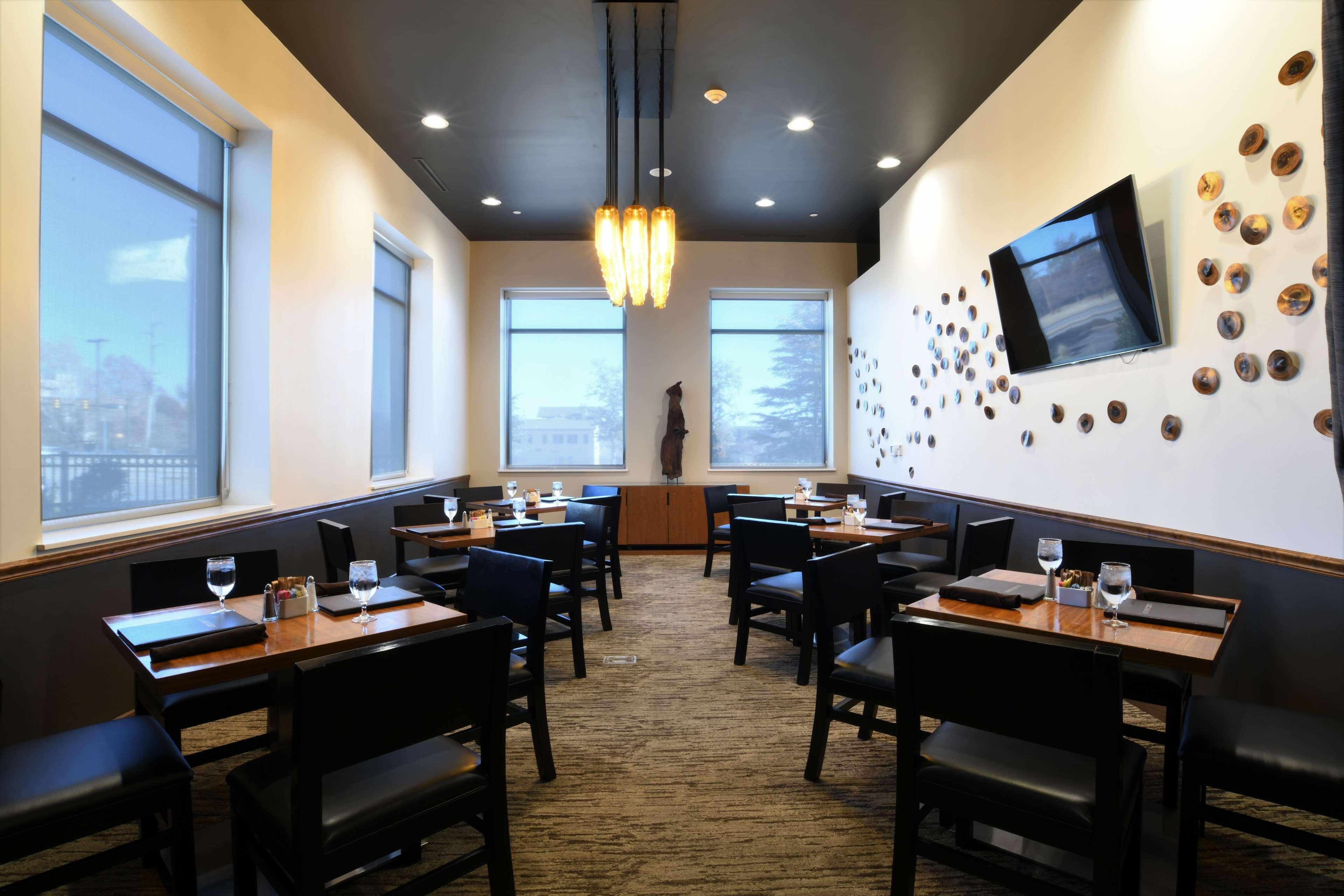 Embassy Suites Oklahoma City Downtown/Medical Center Екстериор снимка