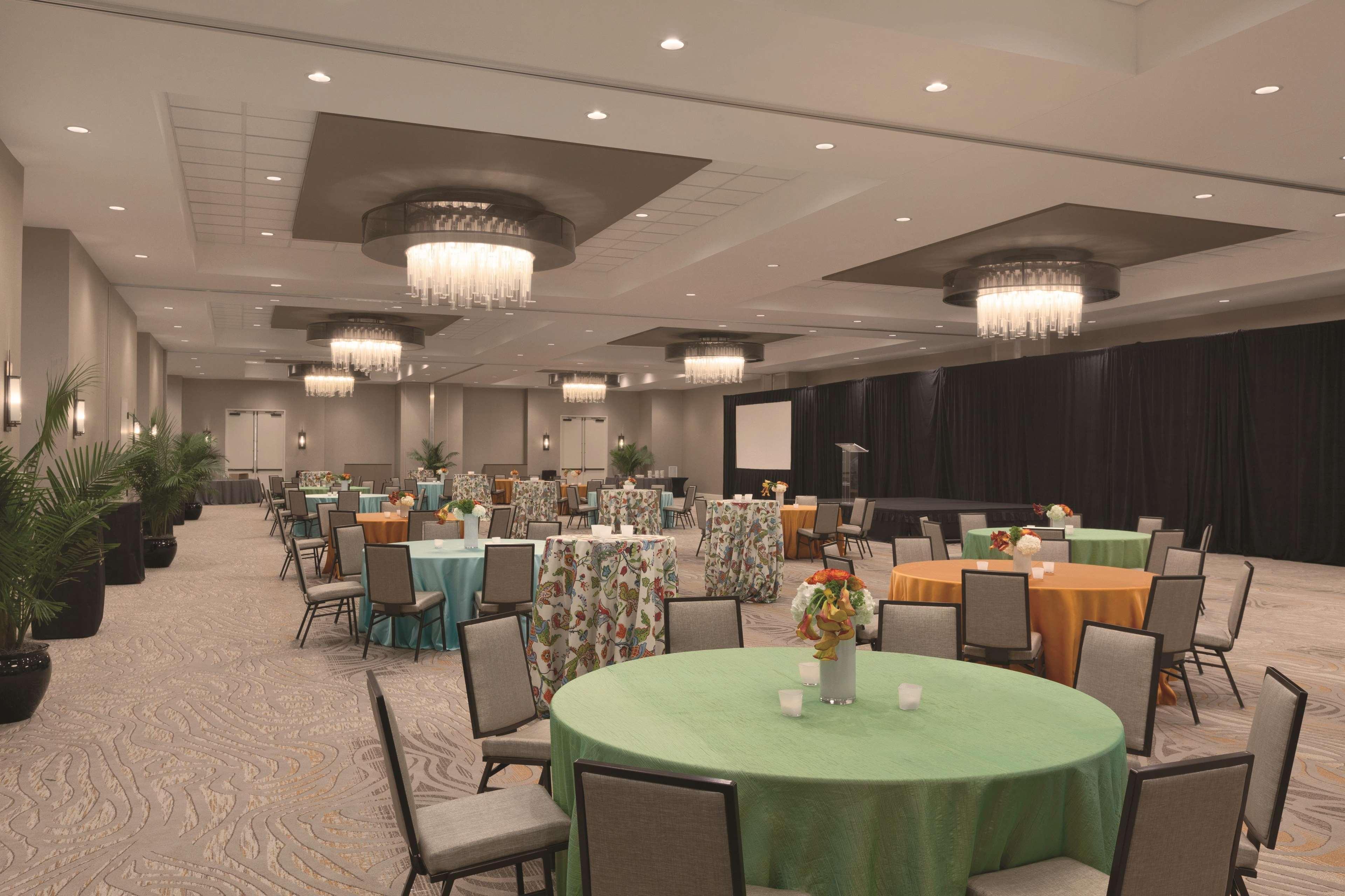 Embassy Suites Oklahoma City Downtown/Medical Center Екстериор снимка