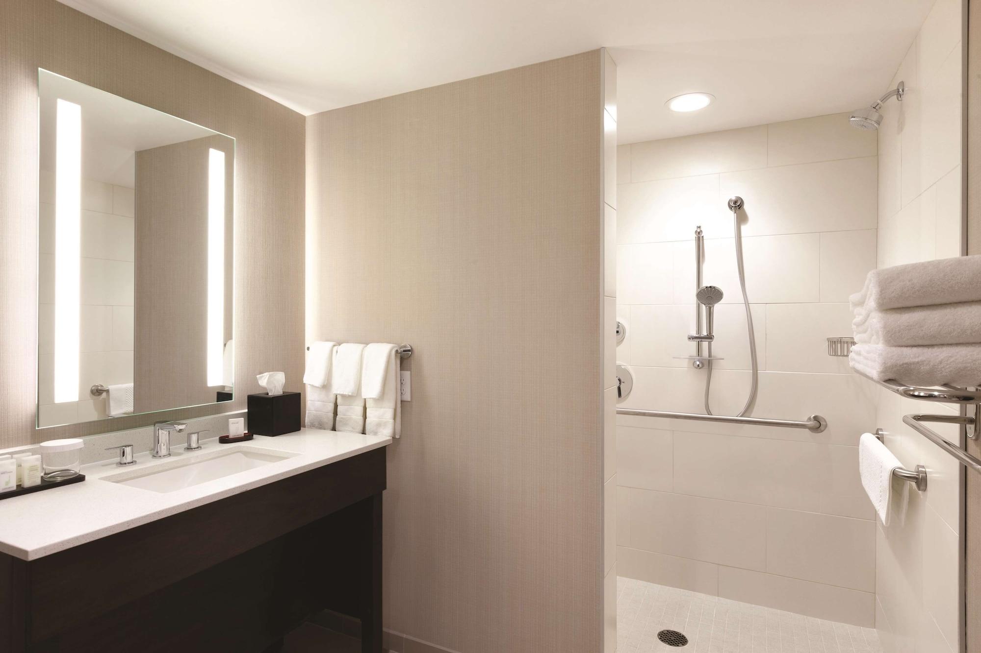 Embassy Suites Oklahoma City Downtown/Medical Center Екстериор снимка