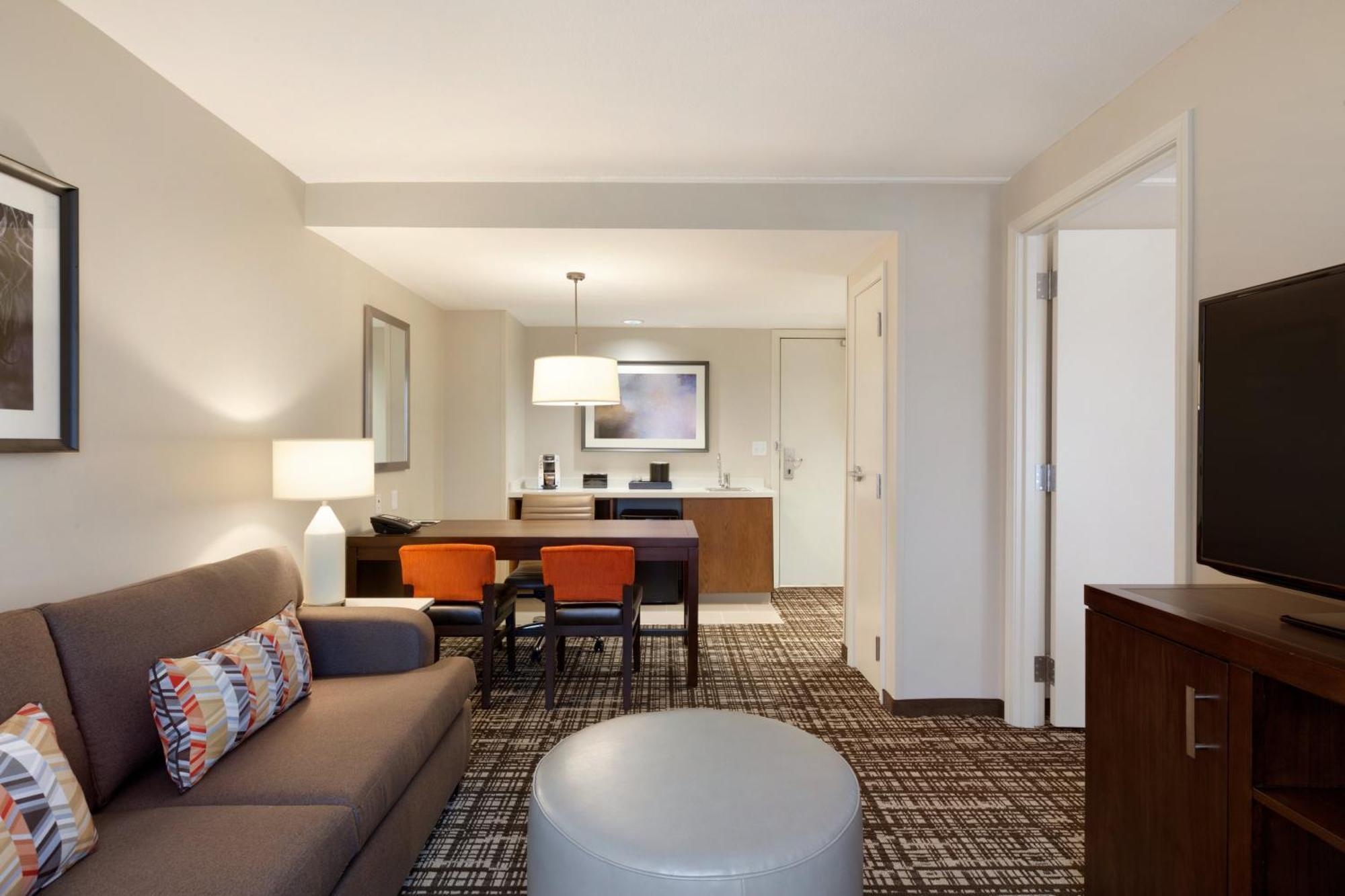 Embassy Suites Oklahoma City Downtown/Medical Center Екстериор снимка