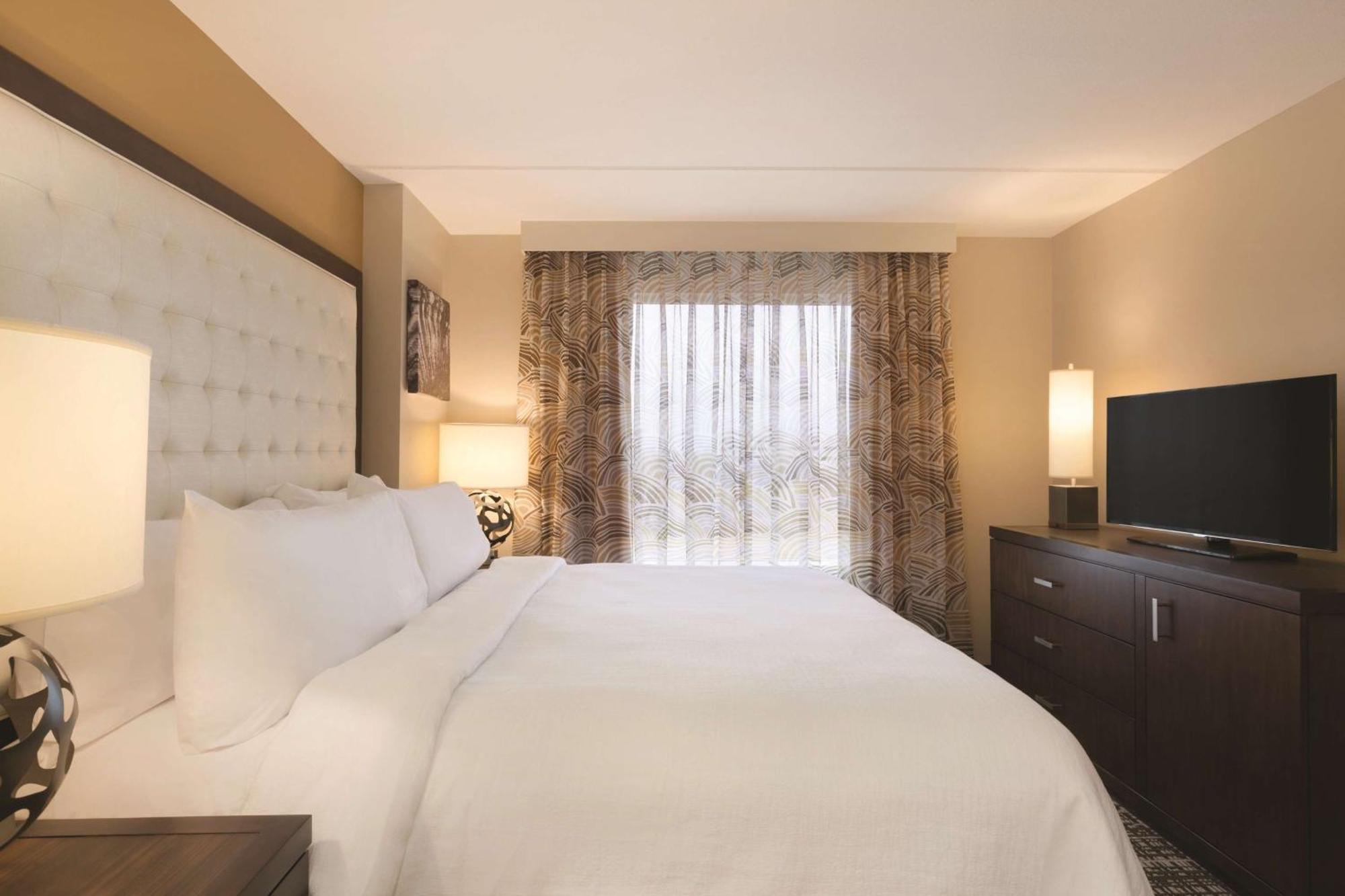 Embassy Suites Oklahoma City Downtown/Medical Center Екстериор снимка